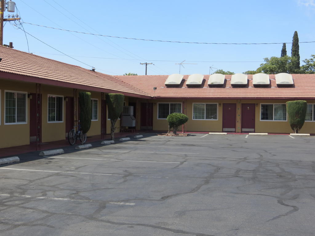 Travel Haven Motel Hanford Exteriör bild