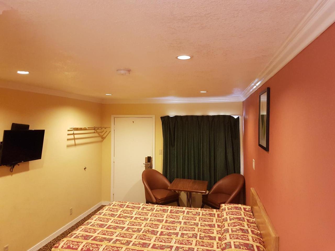 Travel Haven Motel Hanford Exteriör bild